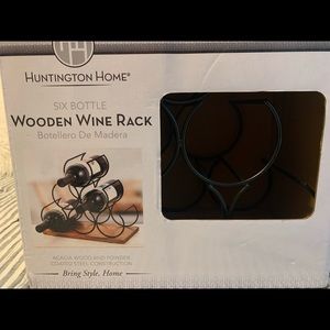 Wine bottle on-the-counter six bottle holder